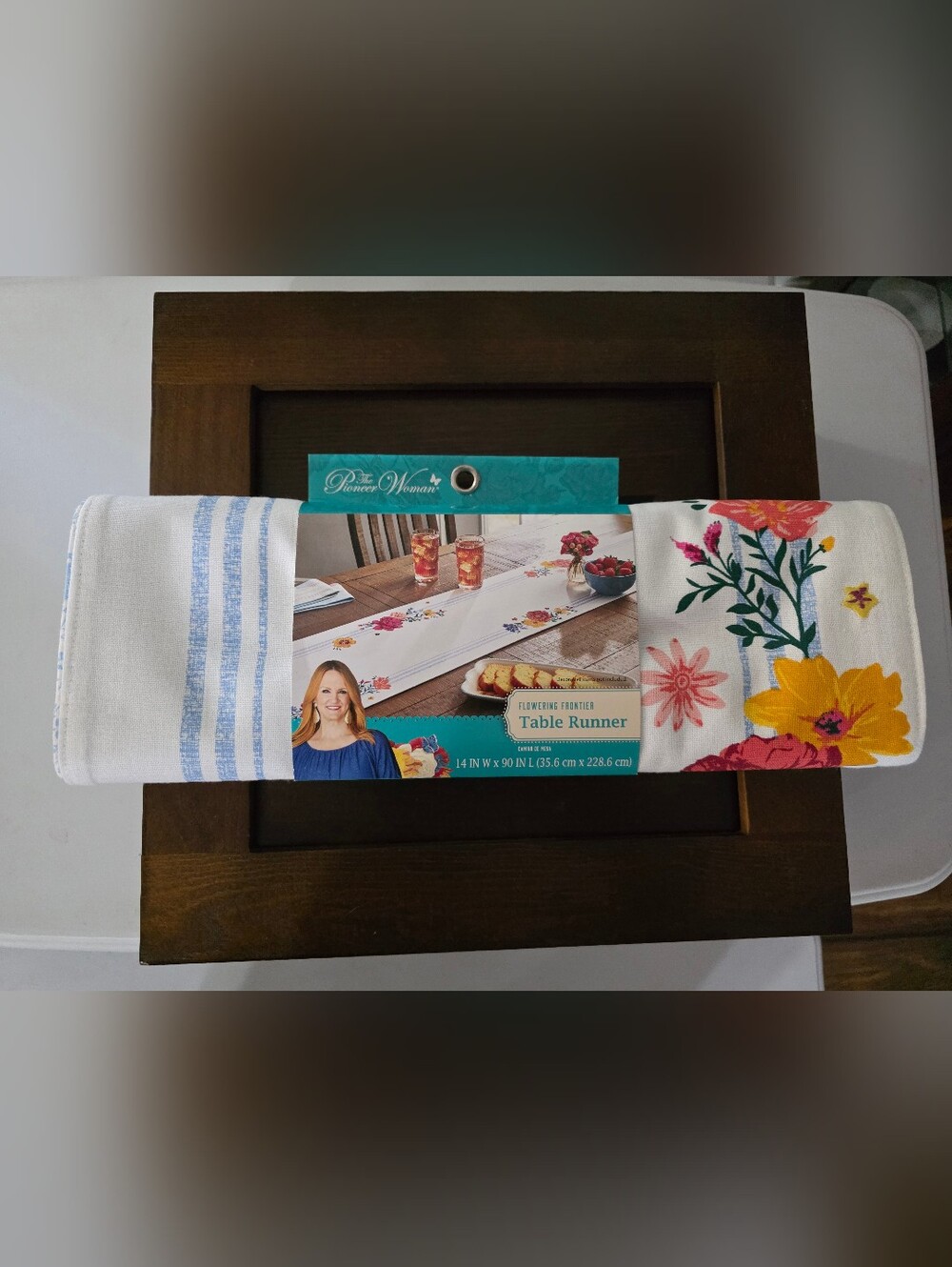 The Pioneer Woman Flowering Frontier White Floral Table Runner